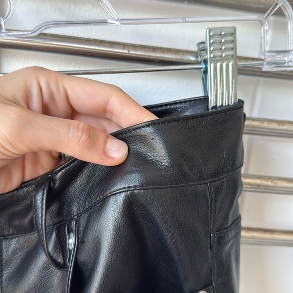 BLANKNYC Black Franklin Ribcage Wide Leg Leather Faux High Rise Pants 27 - Picture 7 of 7